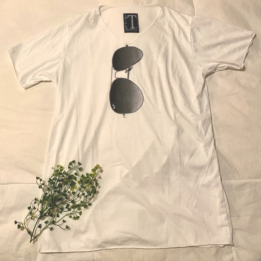 New with tags Ray Ban T shirt